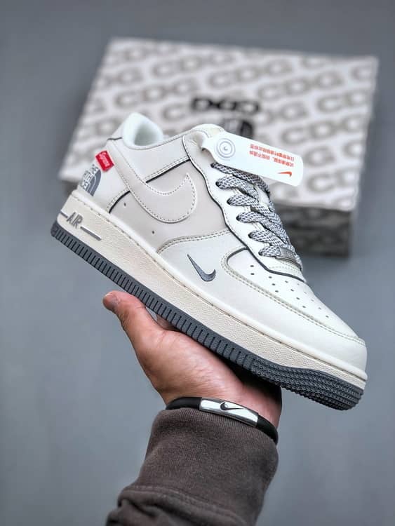 Nike Air Force 1 Low Supreme