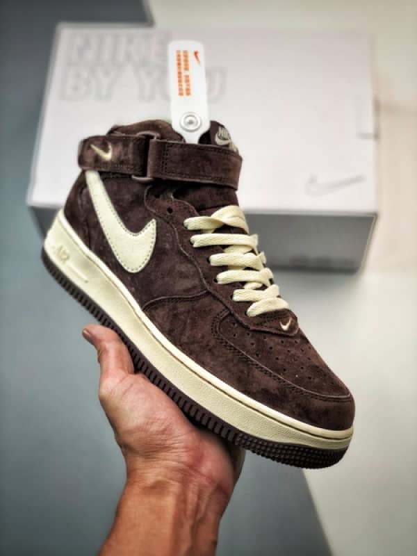Air Force 107 Mid Chocolate e Marrom Camurca