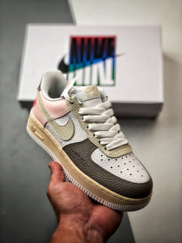 Air Force 1 '07 Low Coração Branco, Castanho e Rosa