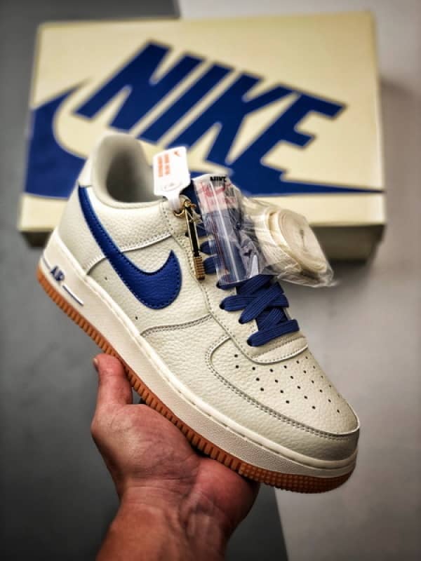 Air Force 1 '07 Low Branco e Azul com Sola de Goma