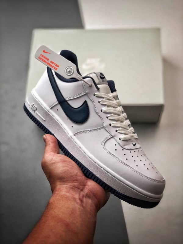 Air Force 1 '07 Low Branco e Azul Escuro