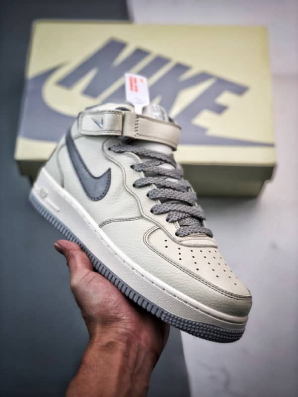 Air Force 1 07 Mid Branco e Cinzento