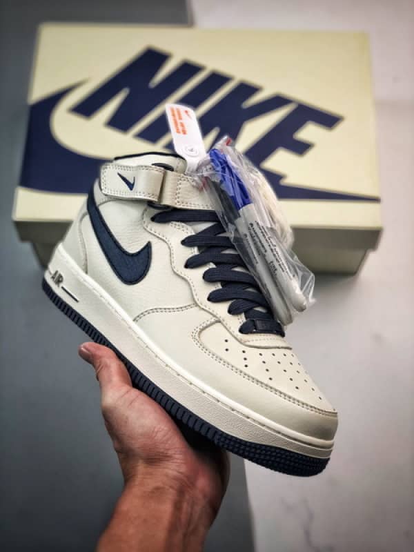 Air Force 1 07 Mid Branco e Azul Escuro Caneta