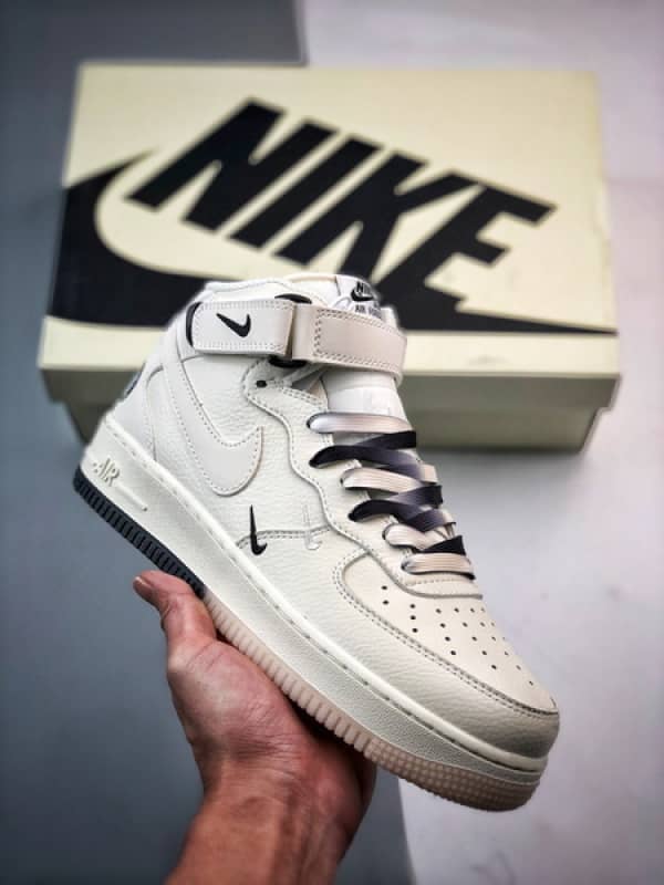 Air Force 1 07 Mid Branco e Preto