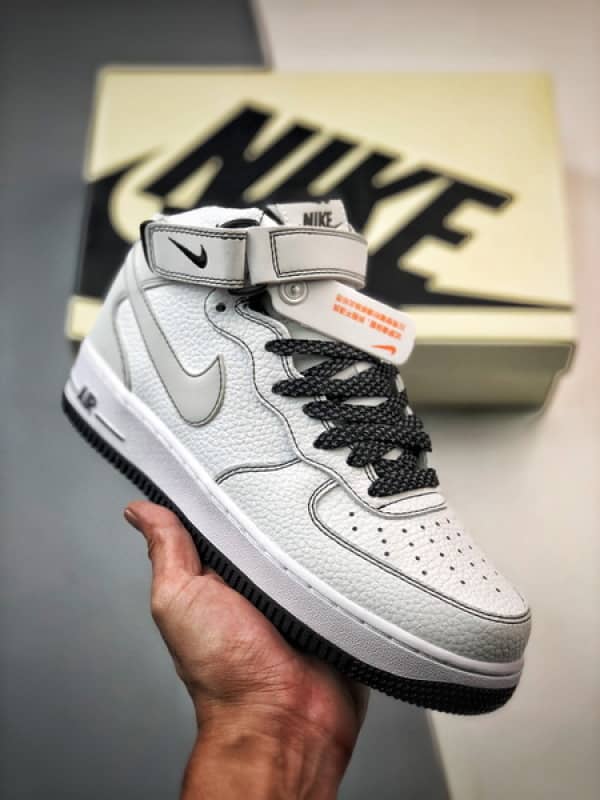 Air Force 1 07 Mid Branco e Preto