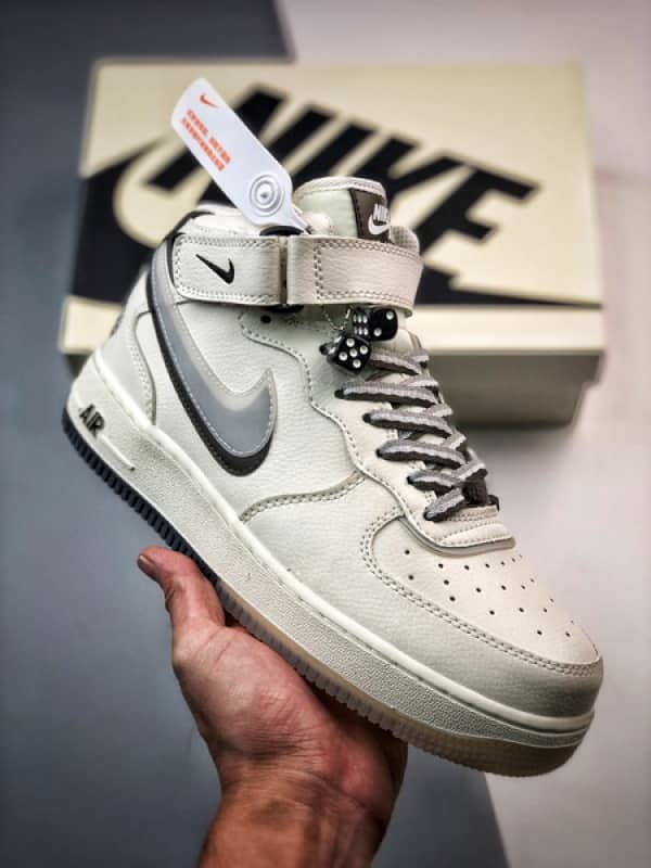 Air Force 1 07 Mid Branco e Preto