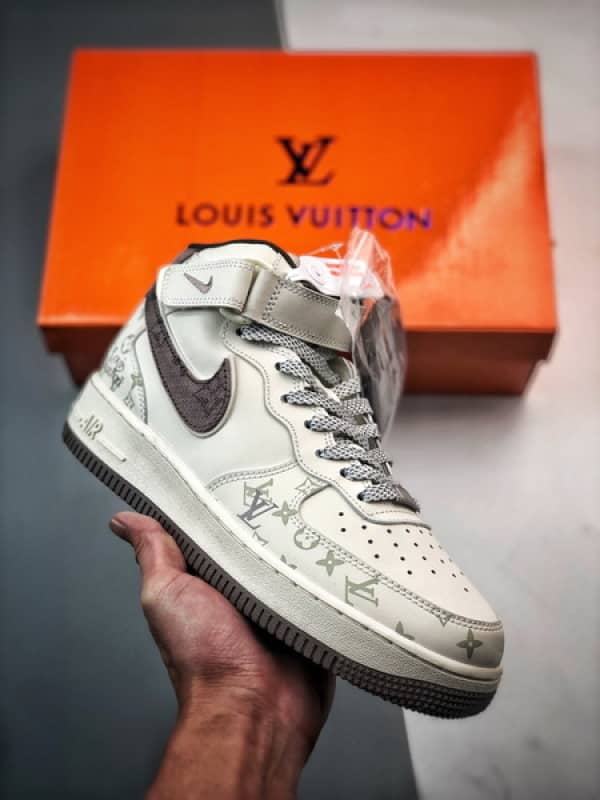 Air Force 1 07 Mid LV Branco e Cinzento Escuro Estampado