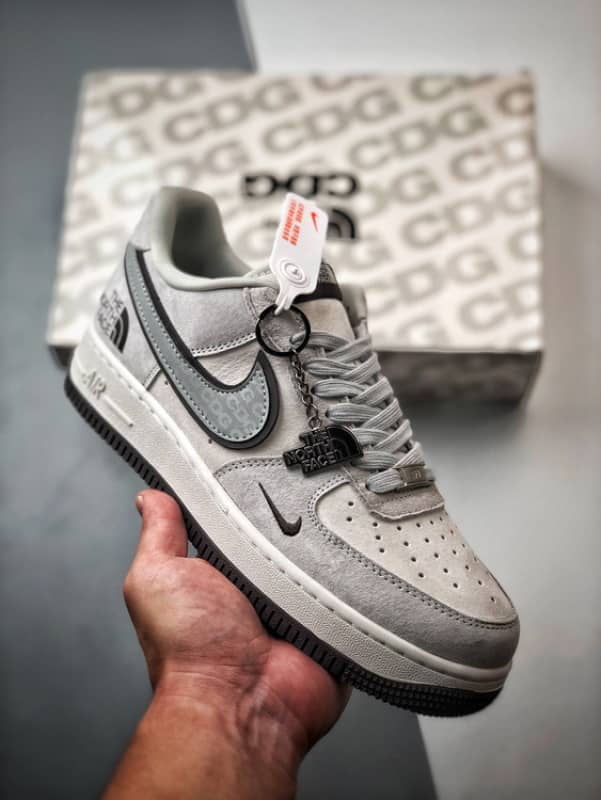 Air Force 1 Low North Face CDG Cinza e Preto
