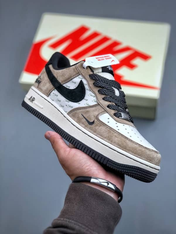 Nike Air Force 1 Low 07 x Stussy