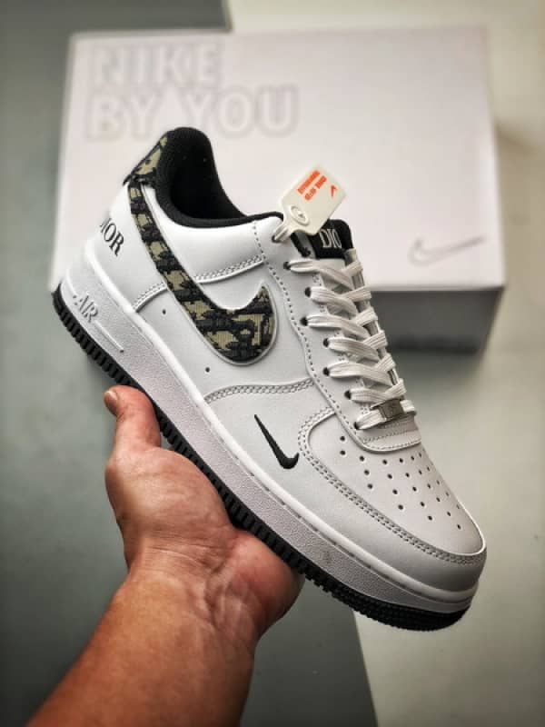 Air Force 1 Low _By You_ Dior Branco e Preto