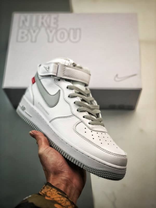 Air Force 1 Mid By You SupBranco e Cinzento