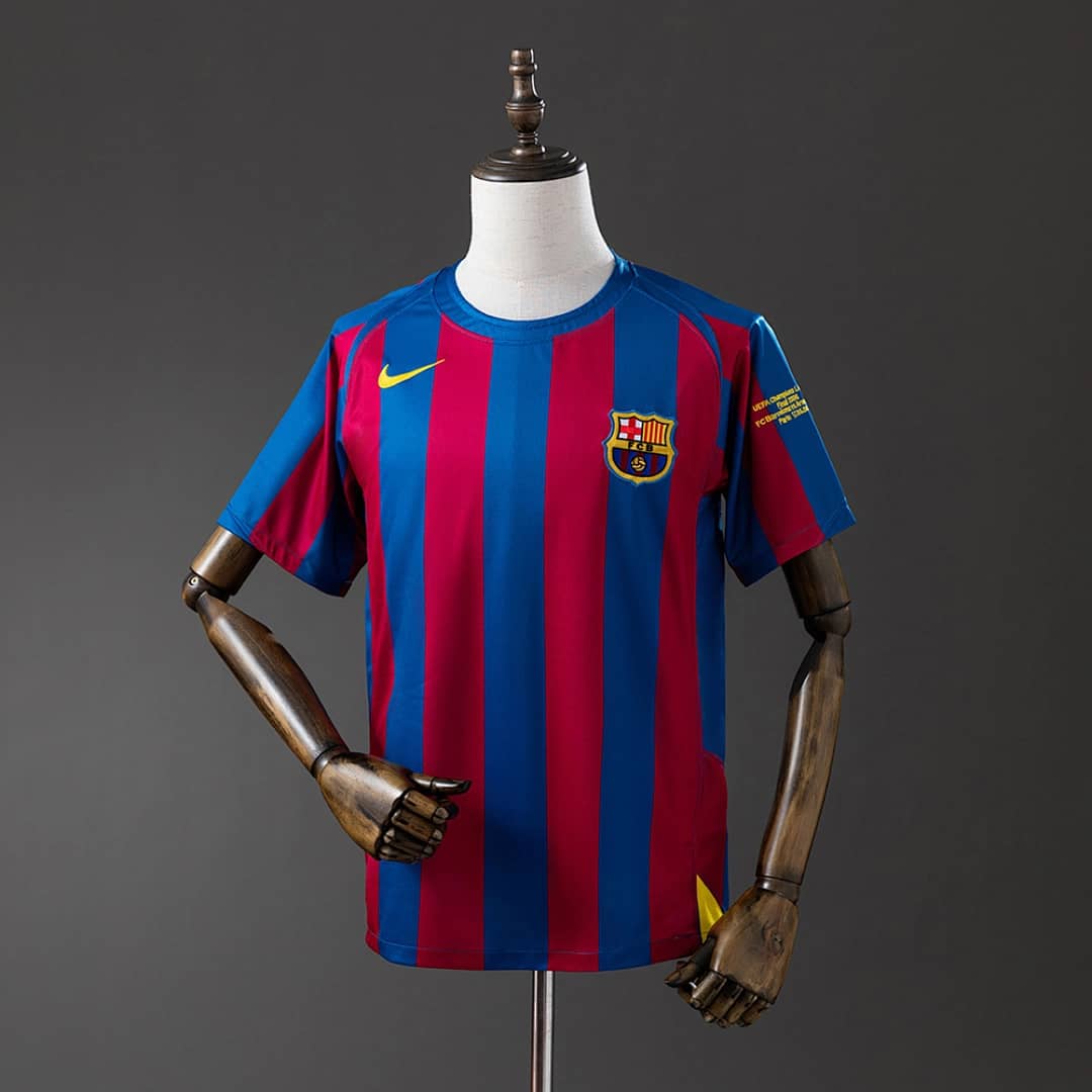 Camisola Principal do FC Barcelona 2005/2006 Champions League (Retro)