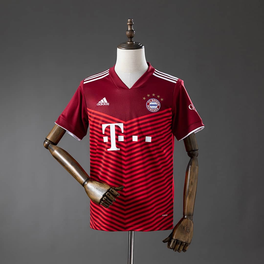 Camisola Principal do Bayern Munich 2021/2022 (Retro)