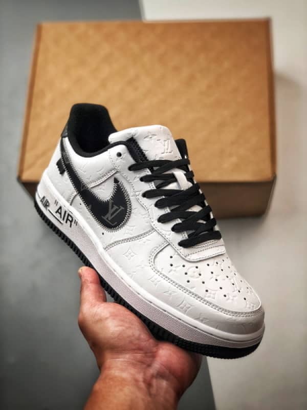LV x Air Force 1 Low Colaboração Branco e Preto
