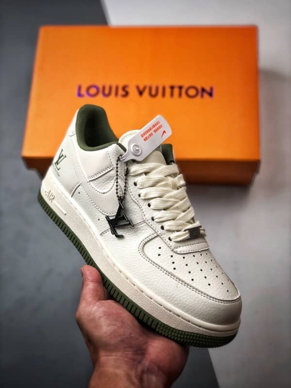 LV x Air Force 1 Low 3M Branco e Verde Refletivo