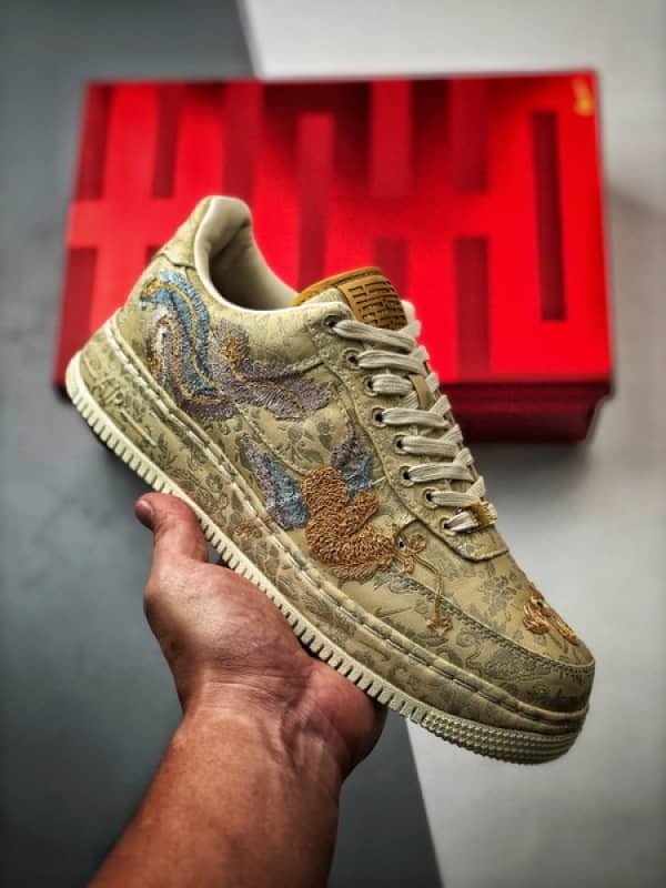 NK Air Force 1 Low Dourado Especial