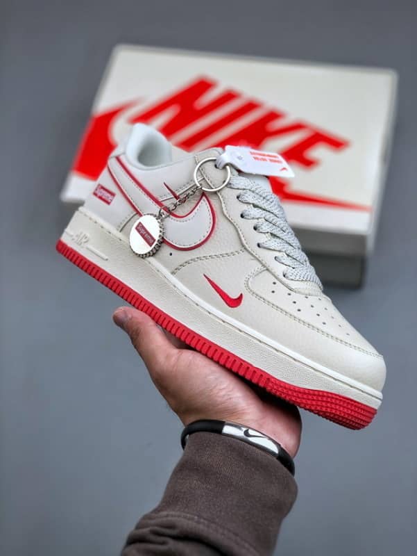 Nike AF1 Low 07 x Supreme Bege Vermelho Mini Gancho Estrela