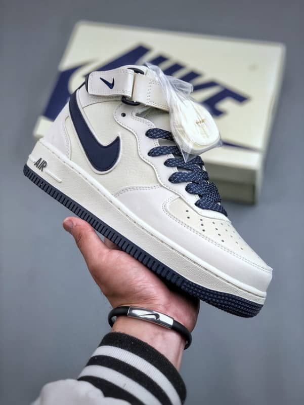 Nike Air Force 1 MID Bege e Azul Escuro