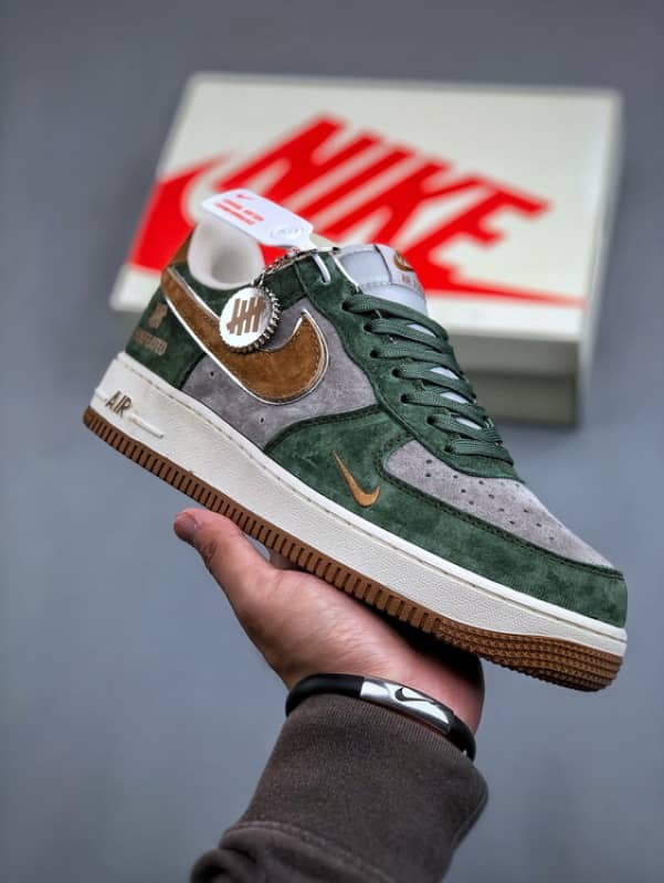 Nike Air Force 1 '07 Low UN Colaboração Verde Musgo
