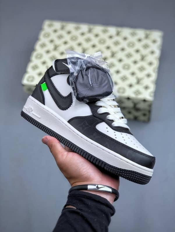 Nk Air Force 107 Mid Bege e Preto