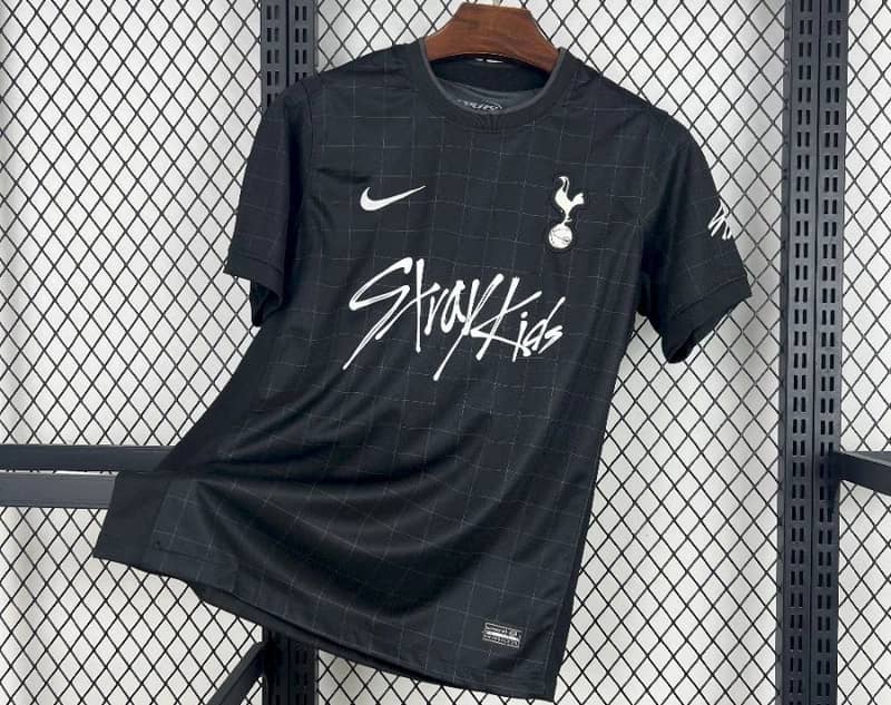Camisola Tottenham Hotspur Alternativa X StrayKids 25/26