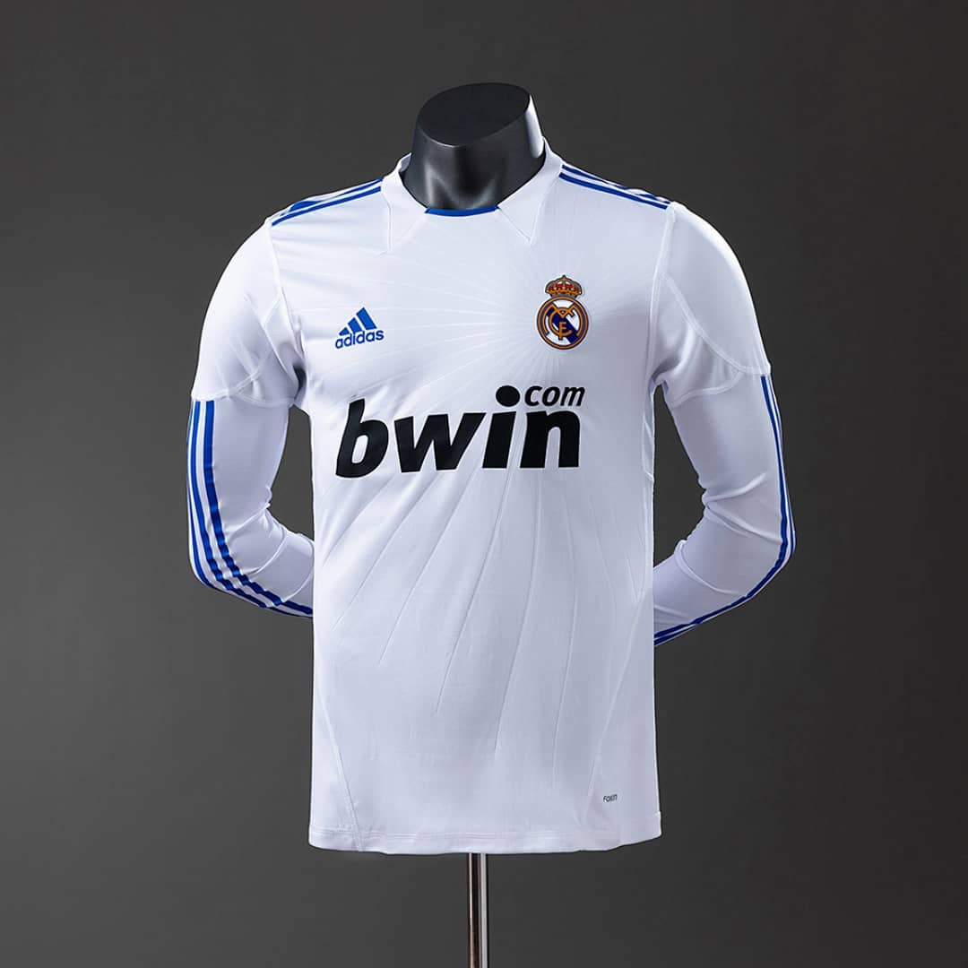 Camisola Principal do Real Madrid 2010/2011 (Retro, Versao Jogador, Manga Longa)