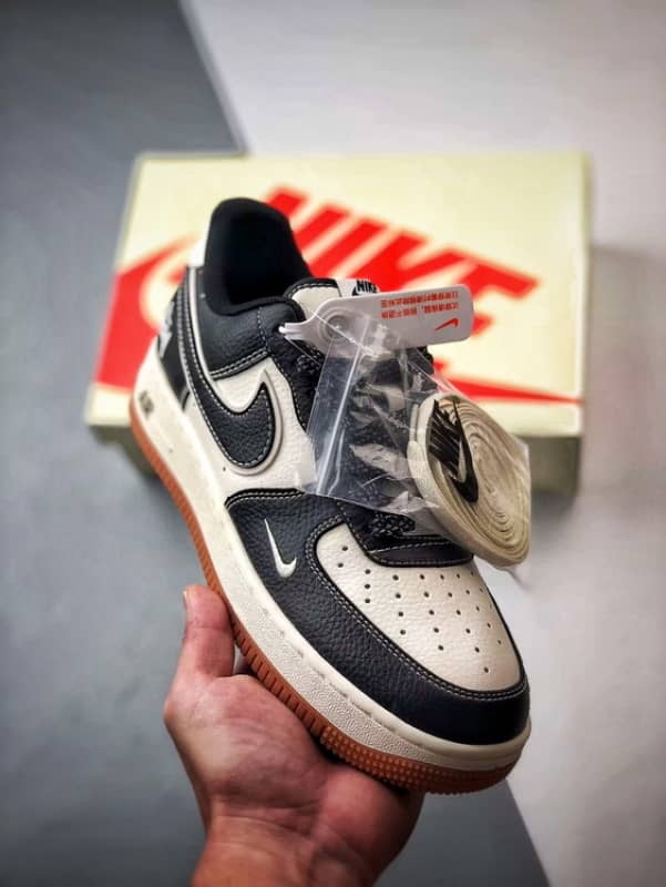 Stussy x Air Force 1 Low Branco e Preto