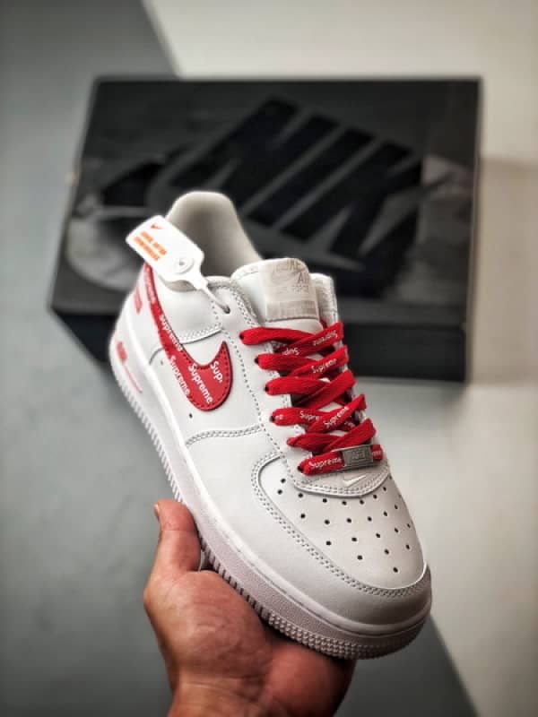 Sup x Air Force 1 Low Branco e Vermelho