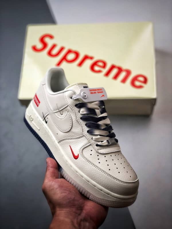 Sup x Air Force 1 Low Branco e Azul Gradiente com Três Ganchos