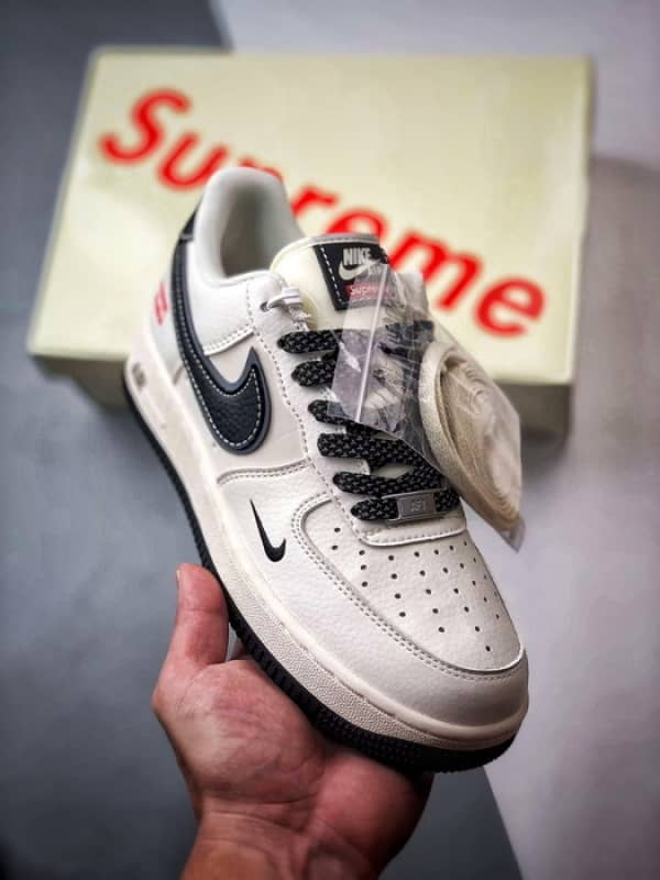 Sup x Air Force 1 Low Branco e Preto