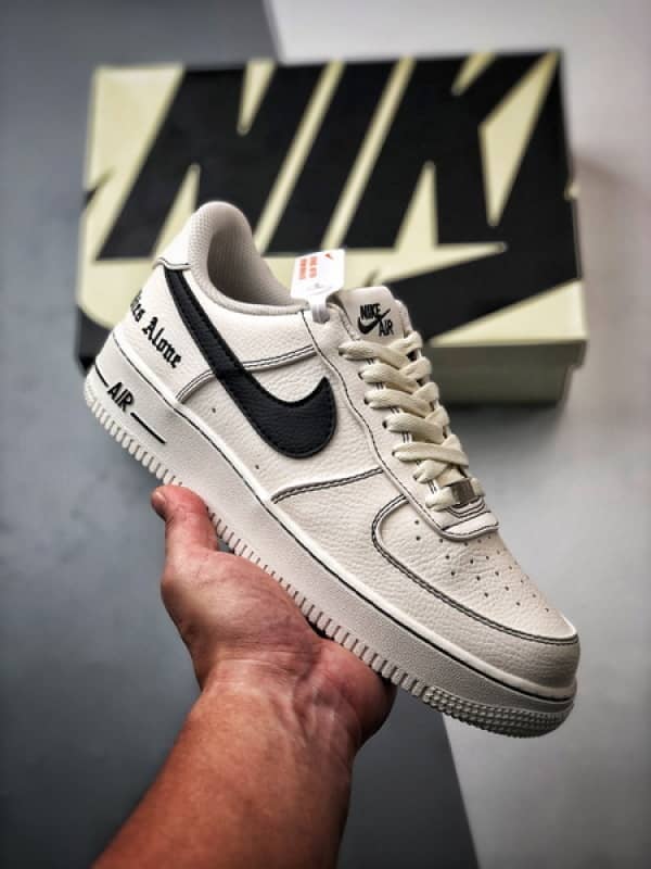 Vlone x Air Force 1 Low Bege e Preto