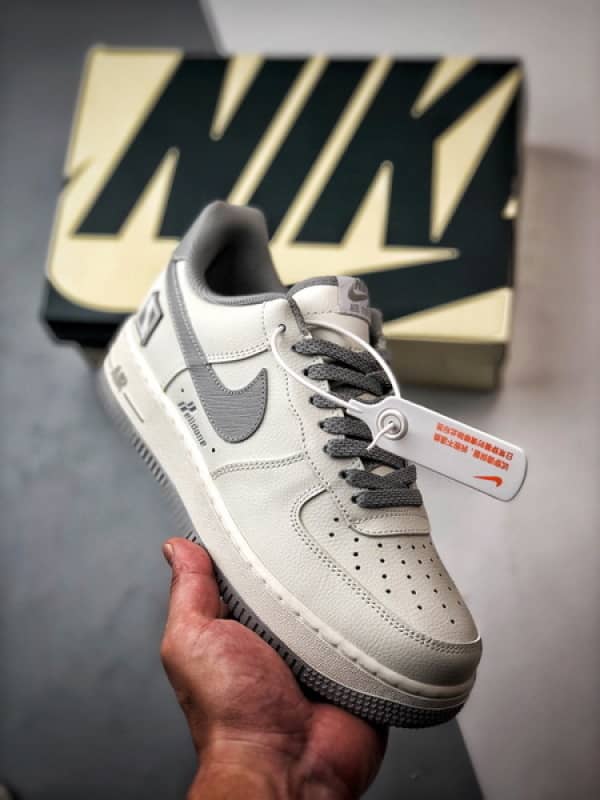 Welldone x Air Force 1 Low Branco e Cinza