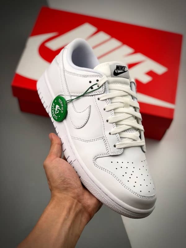 NK Dunk Low Triple White