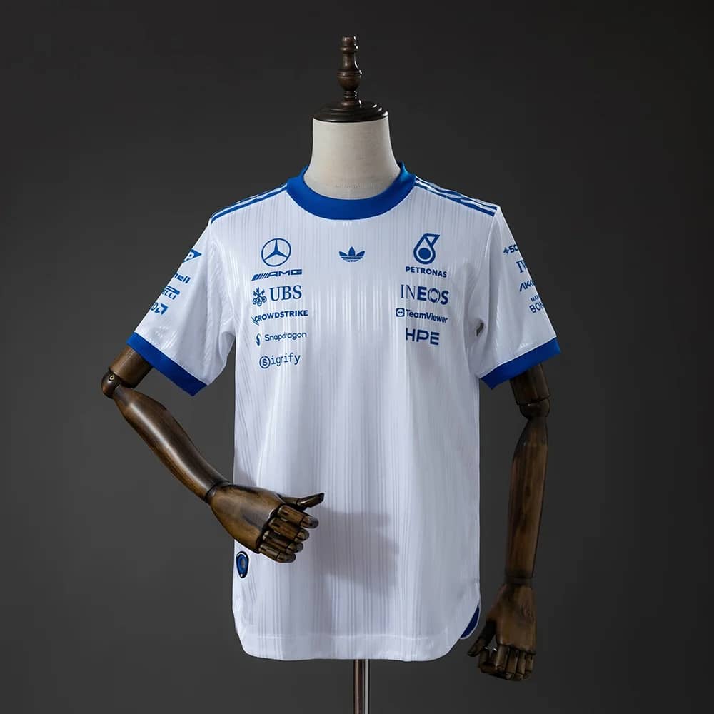 T-Shirt Mercedes-AMG F1 Branco 2026 (Versão Jogador)