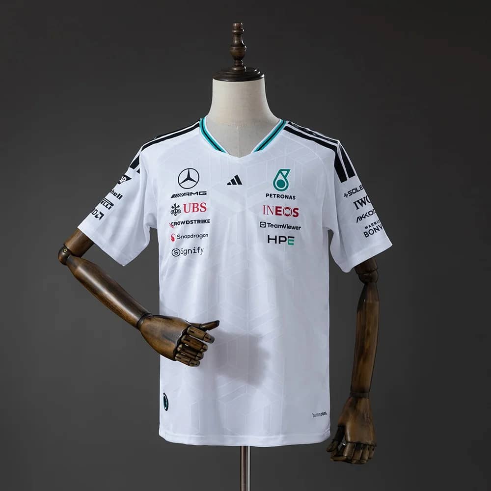 T-Shirt Mercedes-AMG F1 Branco 2026 (Versão Jogador)