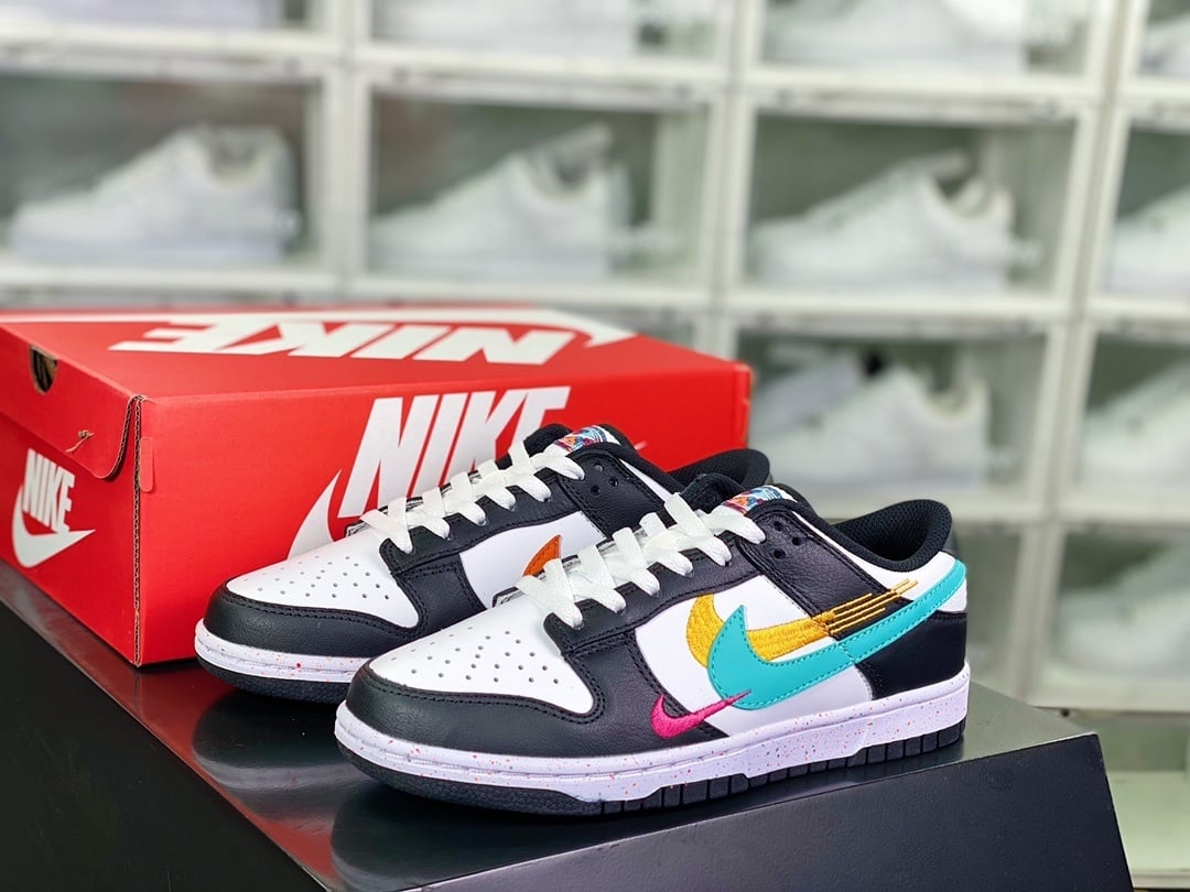 NK Dunk Low Ano do Coelho Preto, Branco e Multicolor Três Ganchos
