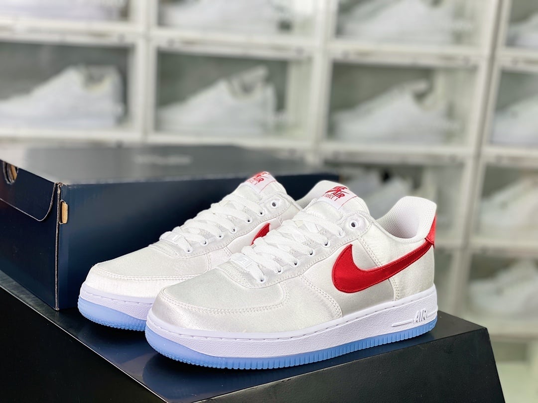 Nike Patchwork Branco com Prata e Vermelho