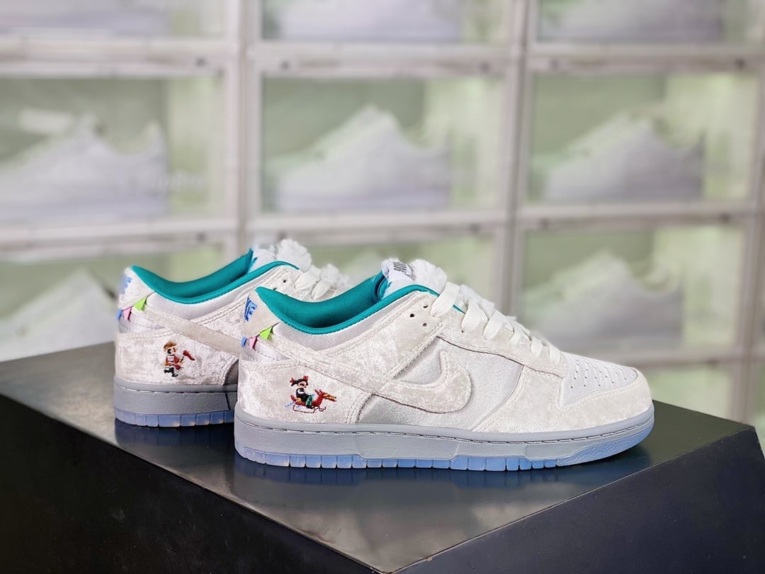 NK Dunk Low Frozen