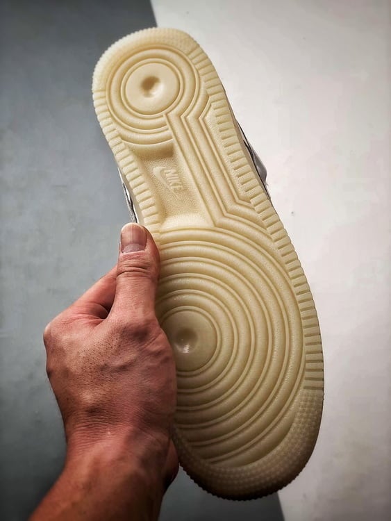 Air Force 1 Low Campeão Cinza Camurça - Vista 4