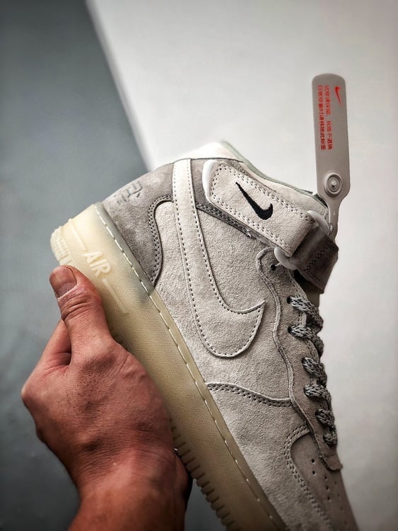 x Air Force 1 Mid Bege e Cinzento Camurca - Vista 2