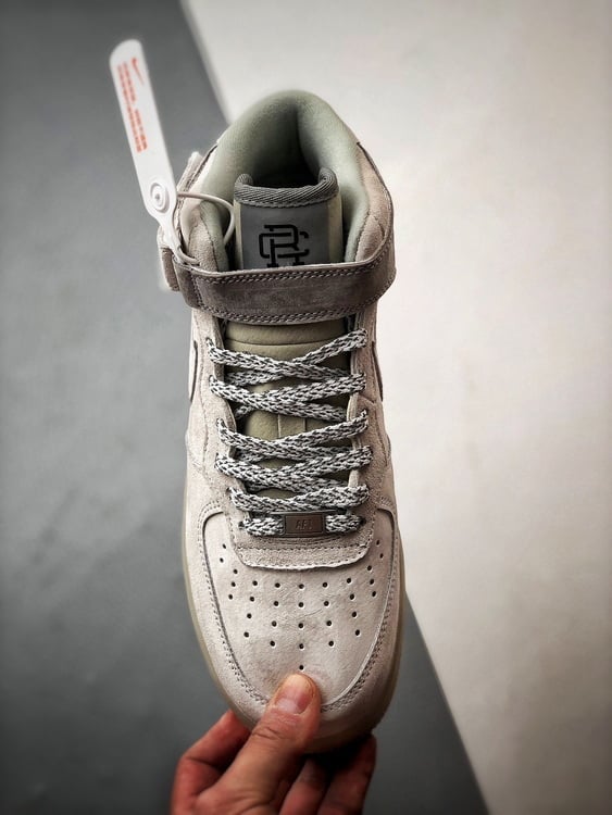 x Air Force 1 Mid Bege e Cinzento Camurca - Vista 9