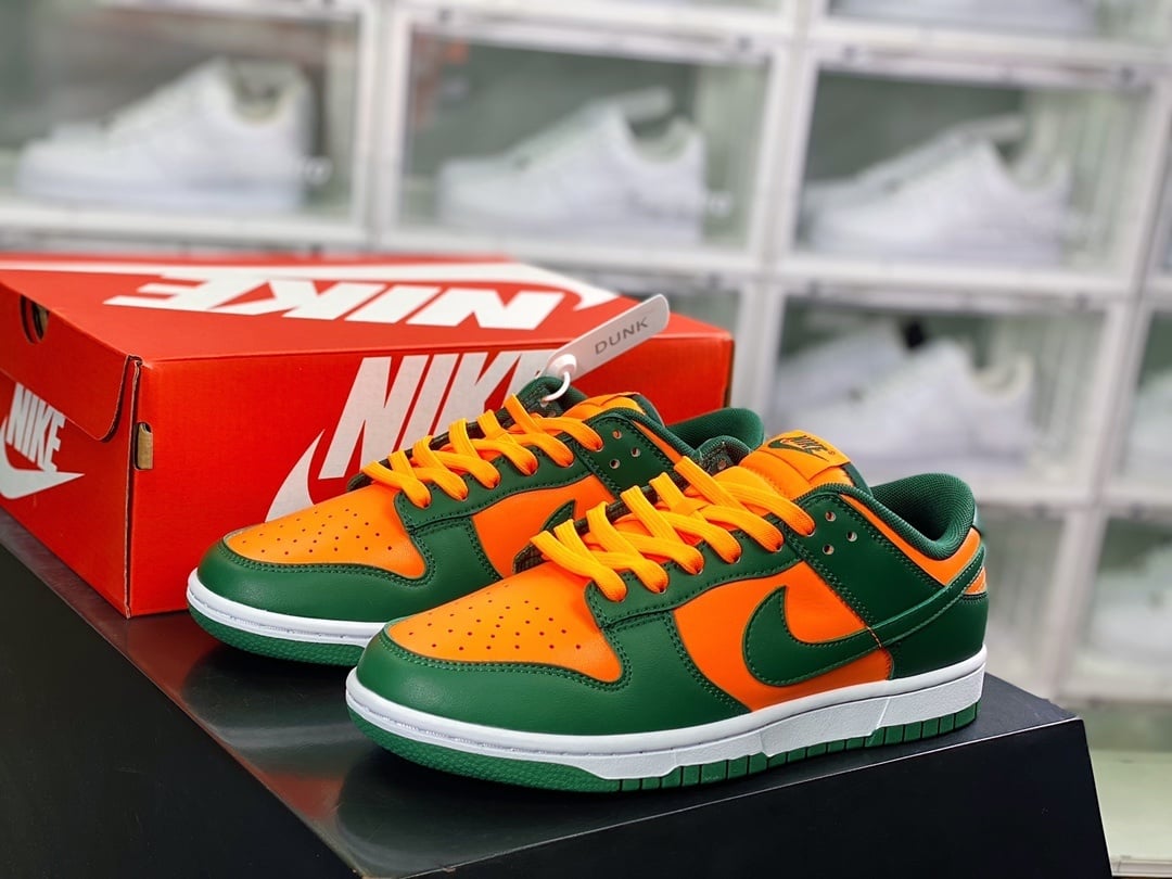 NK Dunk Low Michigan Laranja Verde