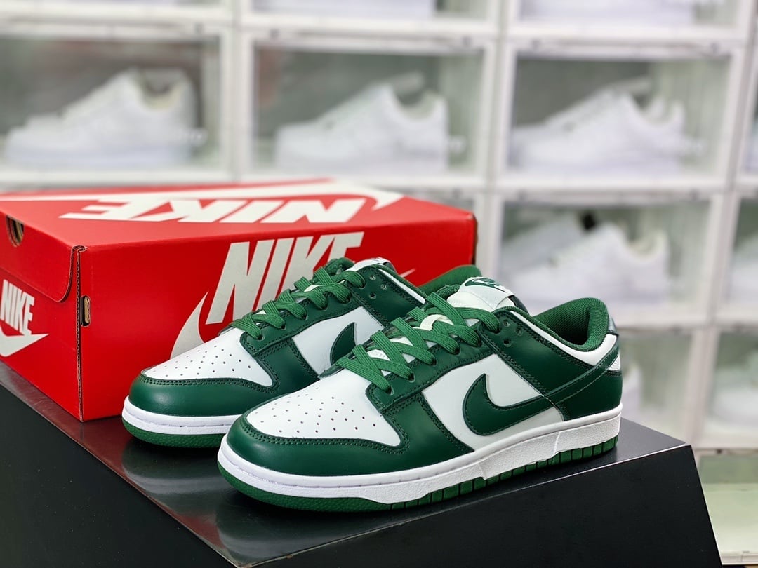 NK Dunk Low Michigan Branco e Verde