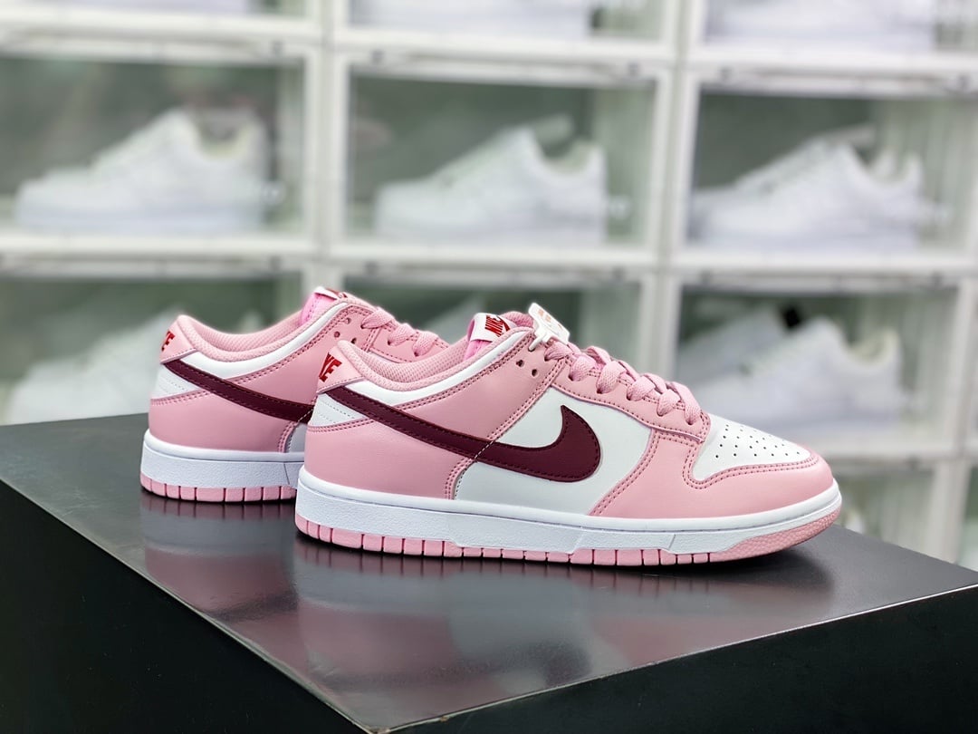 NK Dunk Low Dia dos Namorados Rosa, Branco e Vermelho