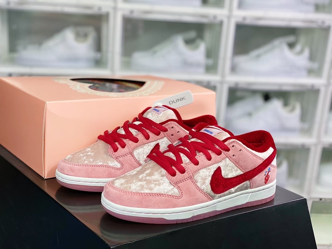 NK Dunk Low Valentine Branco e Rosa