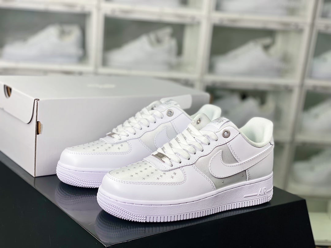 Nike Patchwork Todo Branco em Seda com Prata