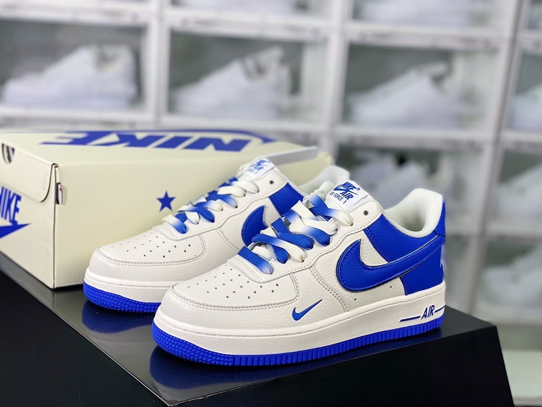 Nike Collab Branco, Preto e Royal TS Bordado