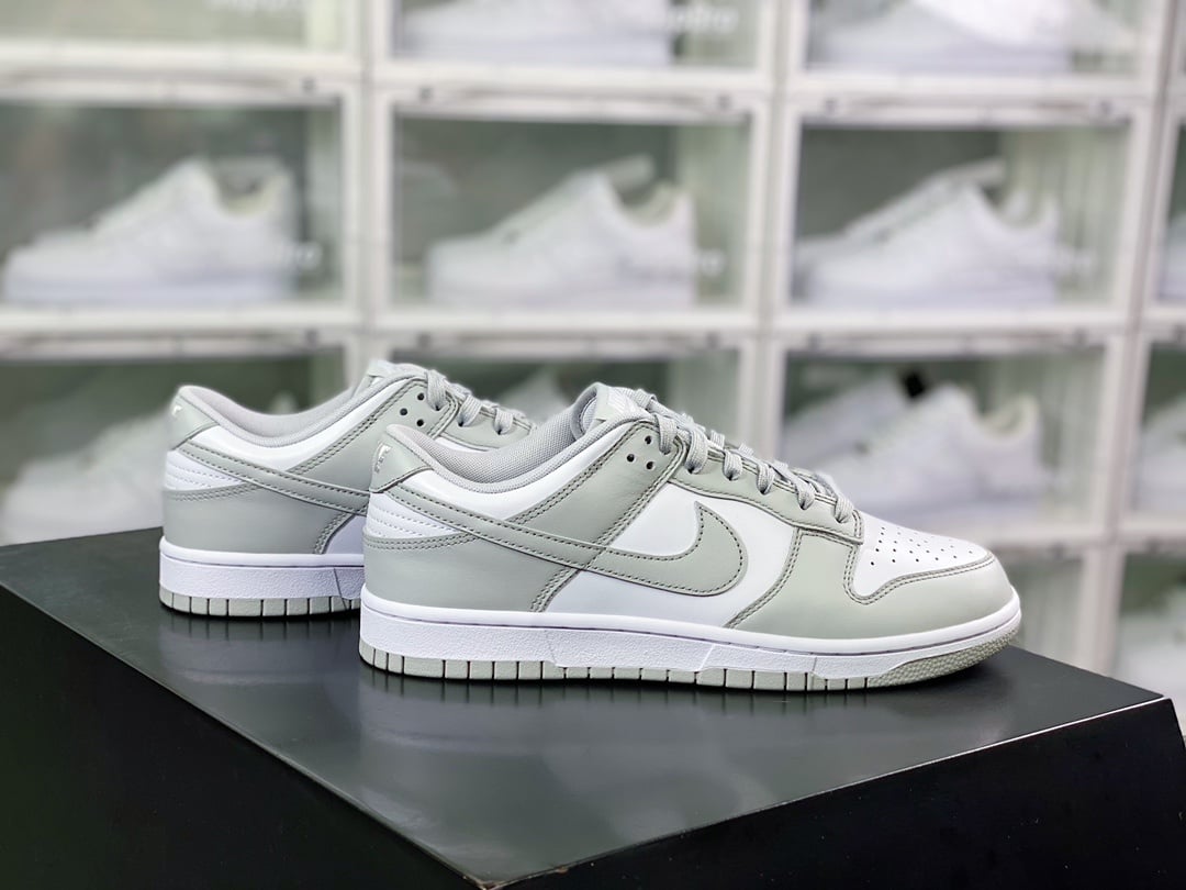 NK Dunk Low Branco e Cinza Fumaça