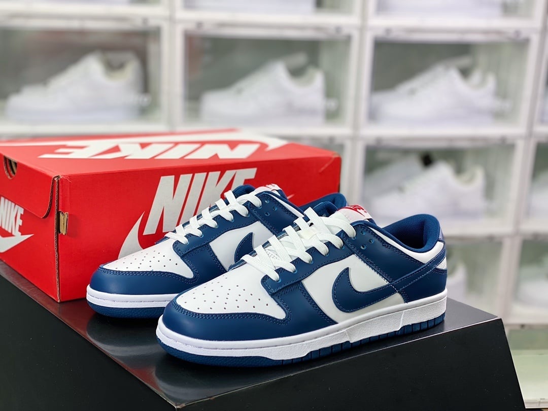 NK Dunk Low Branco e Azul Marinho