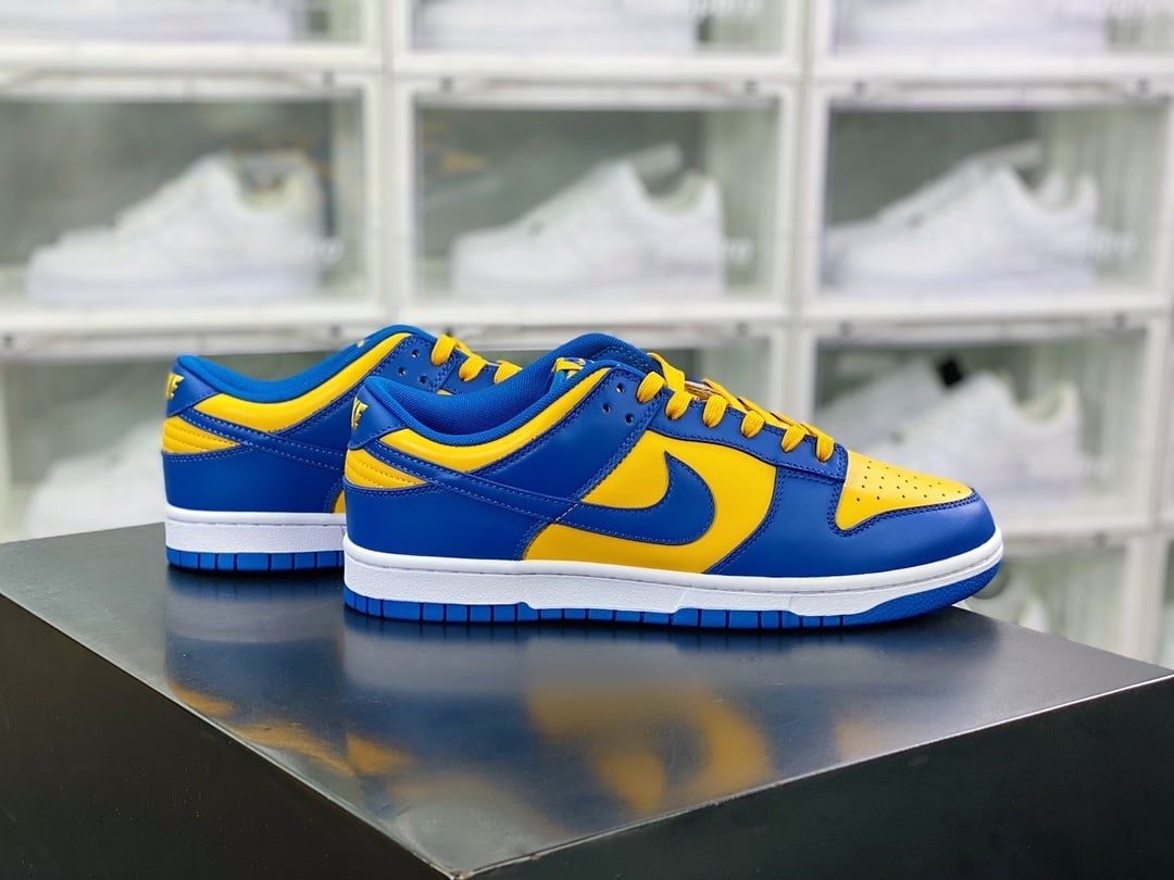NK Dunk Low Azul Royal e Ouro Universitário
